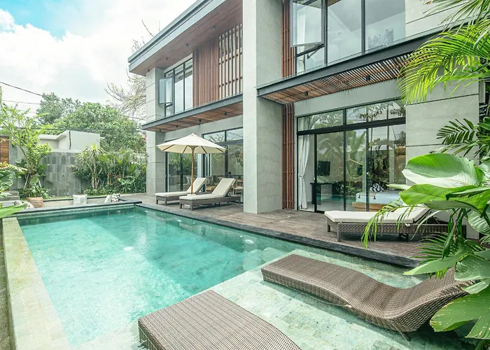 Elegant 5br Modern Steps From Cafe Del Mar
