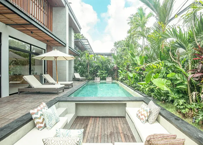Elegant 5br Modern Steps From Cafe Del Mar
