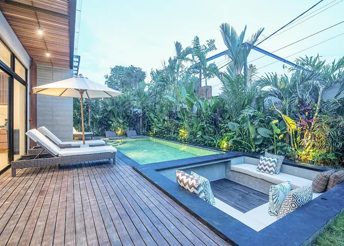 Elegant 5br Modern Steps From Cafe Del Mar 別荘