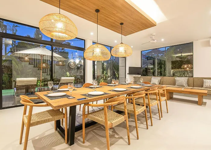Elegant 5br Modern Steps From Cafe Del Mar 別荘
