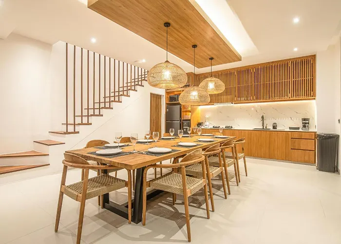 Elegant 5br Modern Steps From Cafe Del Mar 別荘 チャングー