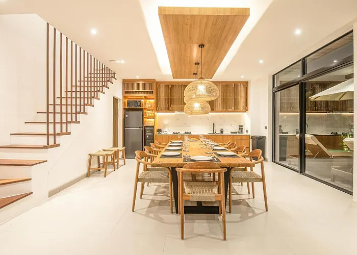 Elegant 5br Modern Steps From Cafe Del Mar チャングー