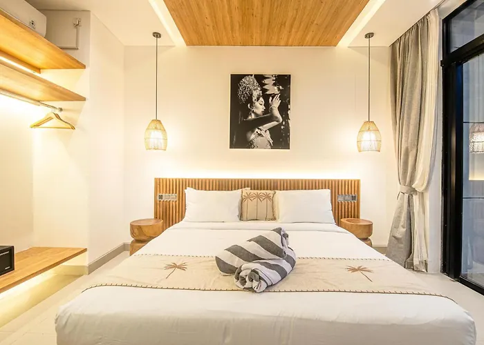 Elegant 5br Modern Steps From Cafe Del Mar *