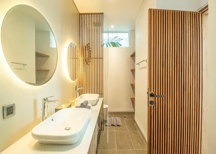 Elegant 5br Modern Steps From Cafe Del Mar 別荘 チャングー