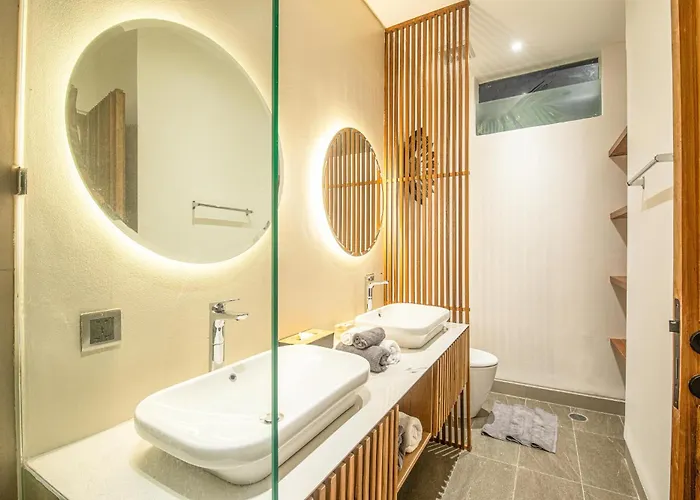 Elegant 5br Modern Steps From Cafe Del Mar 別荘 チャングー