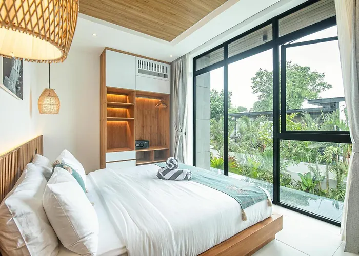 Elegant 5br Modern Steps From Cafe Del Mar 別荘