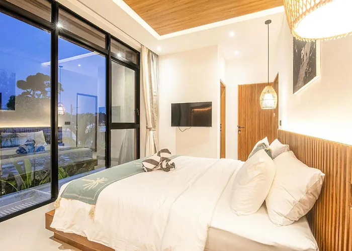 Elegant 5br Modern Steps From Cafe Del Mar
