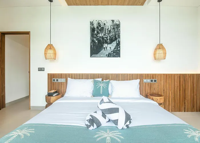 Elegant 5br Modern Steps From Cafe Del Mar 別荘