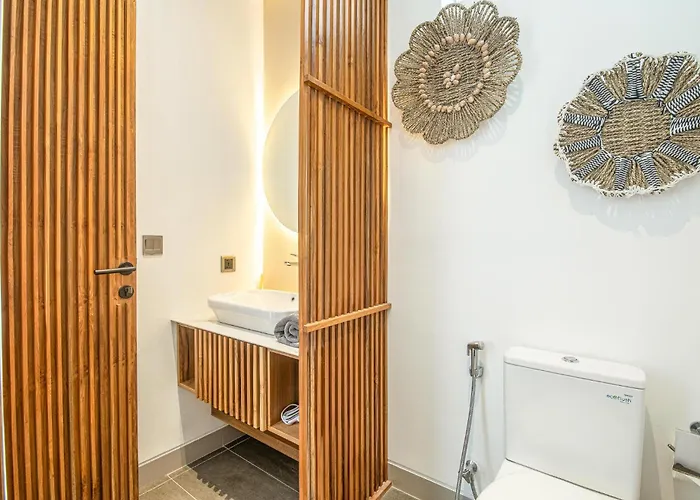 Elegant 5br Modern Steps From Cafe Del Mar 別荘 *