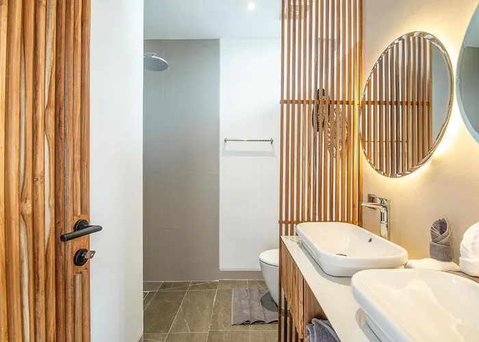 Elegant 5br Modern Steps From Cafe Del Mar 別荘 チャングー